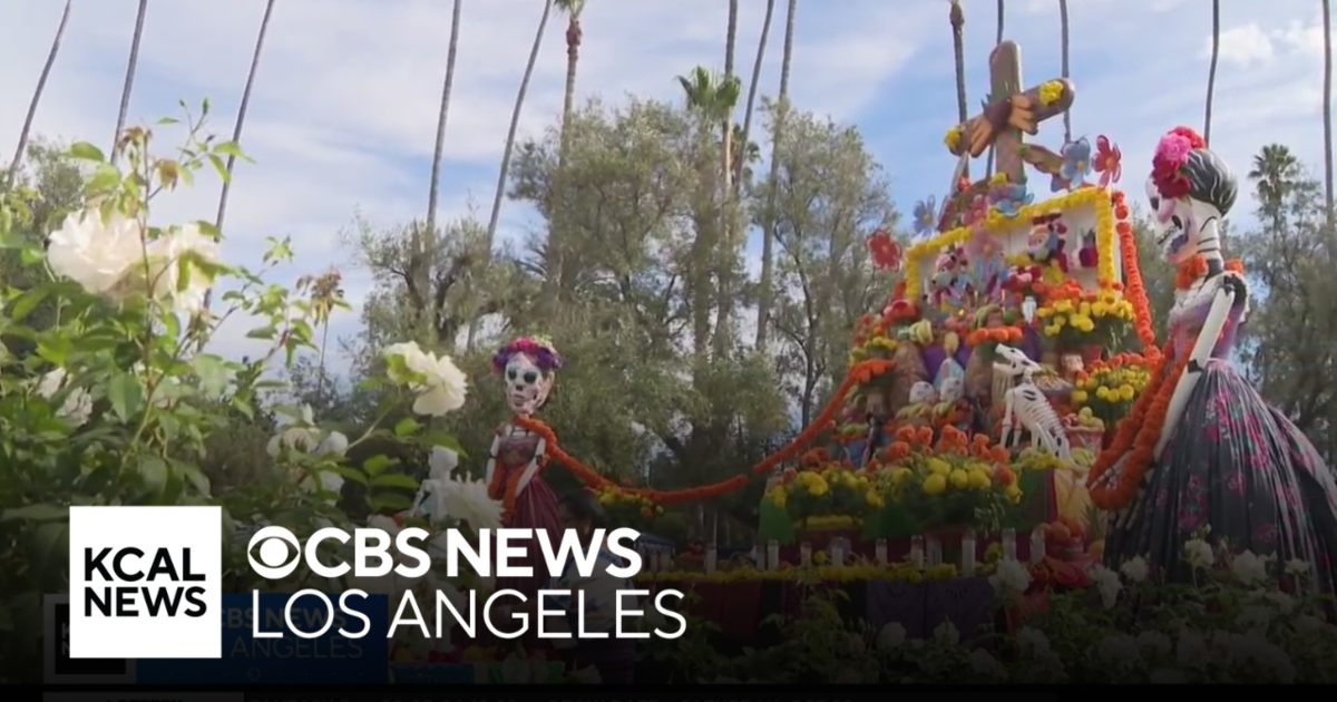 Día de los Muertos celebrations hit Hollywood Forever Cemetery CBS