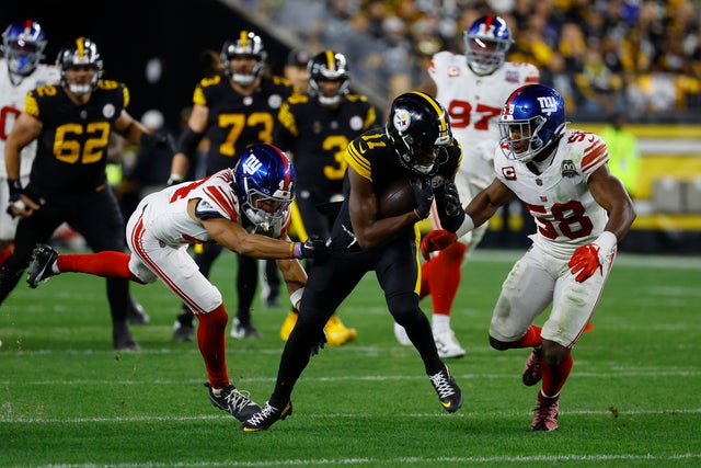 PHOTOS: Steelers face Giants on "Monday Night Football'