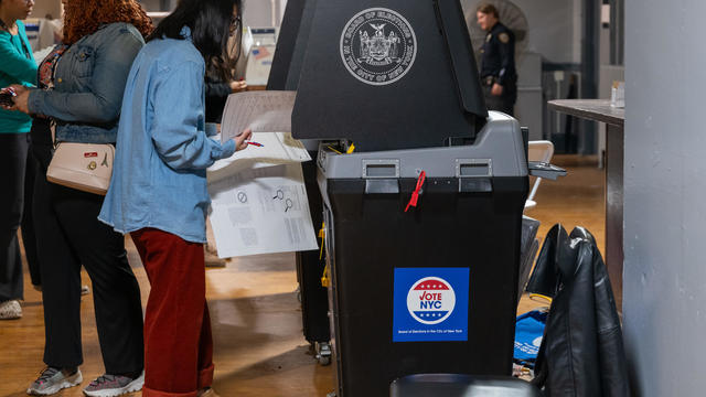 New Yorkers Vote Early A Week Before Election Day 