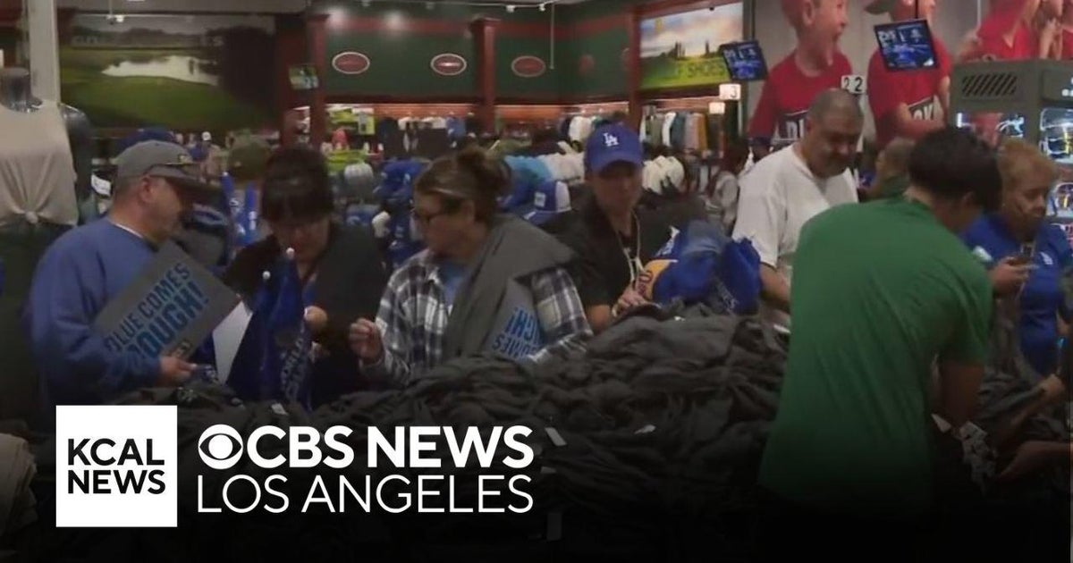 Dodgers fan rush to get their World Series gear CBS Los Angeles