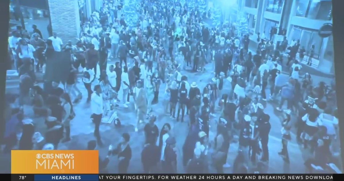 2 dead, 6 injured in downtown Orlando shooting 2 dead, 6 injured in downtown Orlando shooting