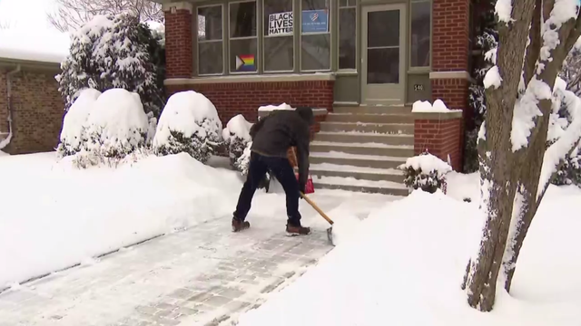 evanston-snow-shovelingpng 