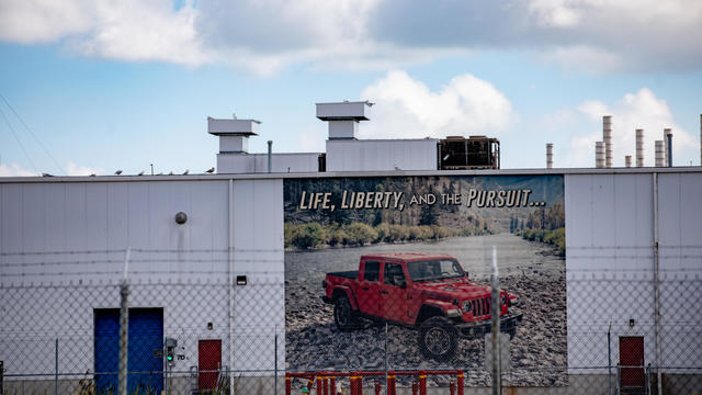 United Auto Workers Go On Strike After Contract Talks Break Down 