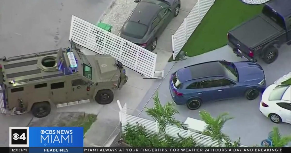 FBI, police investigation at Miami Gardens home FBI, police investigation at Miami Gardens home
