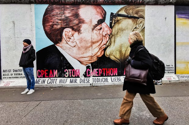 बर्लिन की दीवार के गिरने की 35वीं वर्षगांठ के पूर्वावलोकन