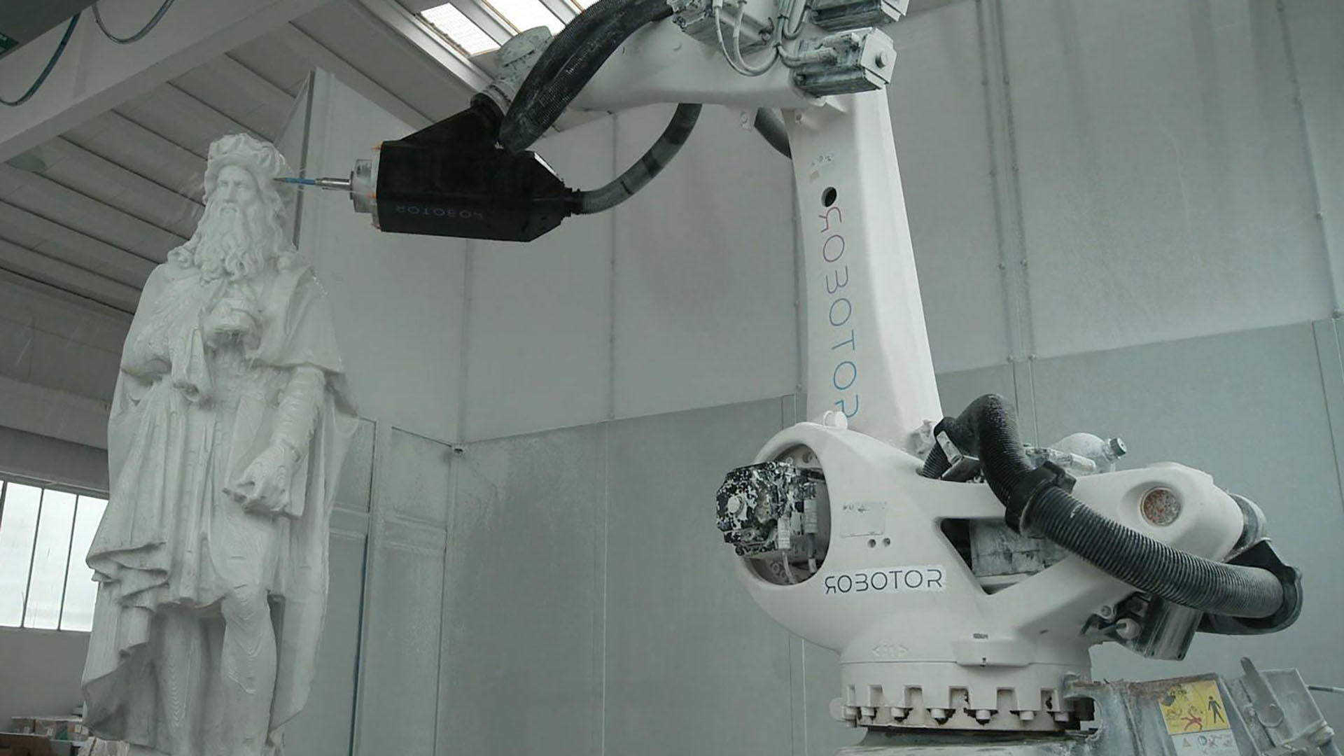 Robots carve sculptures in Italy, sparking outrage among