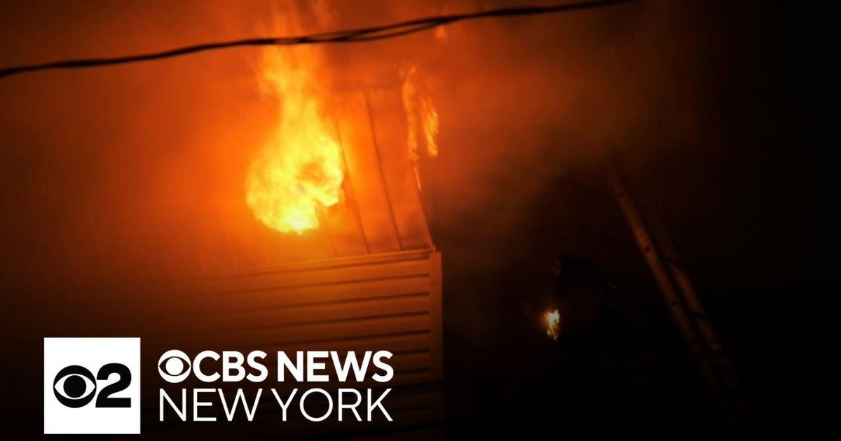 Arson squad investigating Jersey City building fire - CBS New York