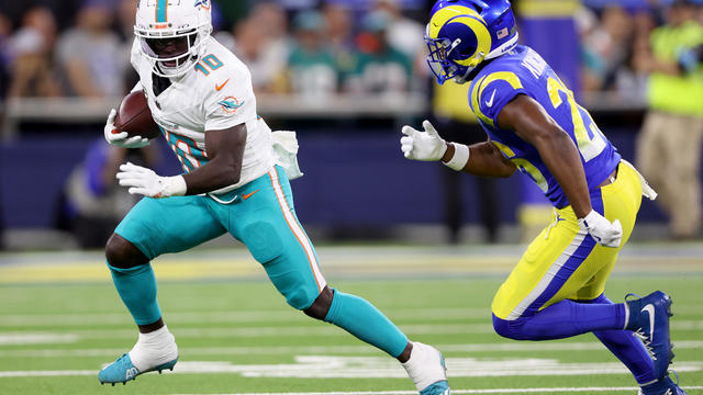 Miami Dolphins v Los Angeles Rams 