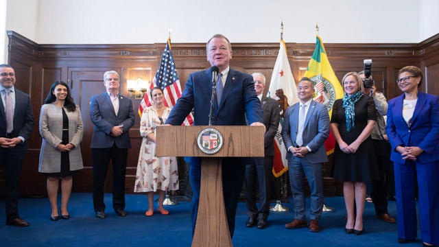 Jim McDonnell sworn in as new LAPD chief 