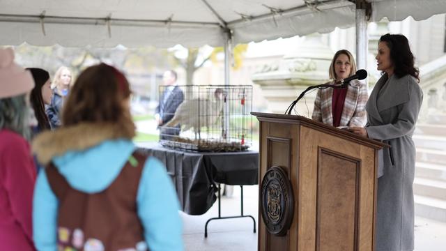 gretchen-whitmer-2024-turkey-pardon.jpg 