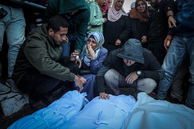 गाजा पर इजरायली हमले जारी हैं