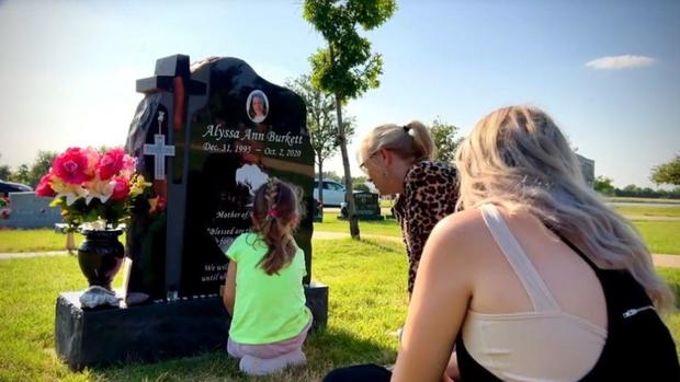 Alyssa Burkett grave 