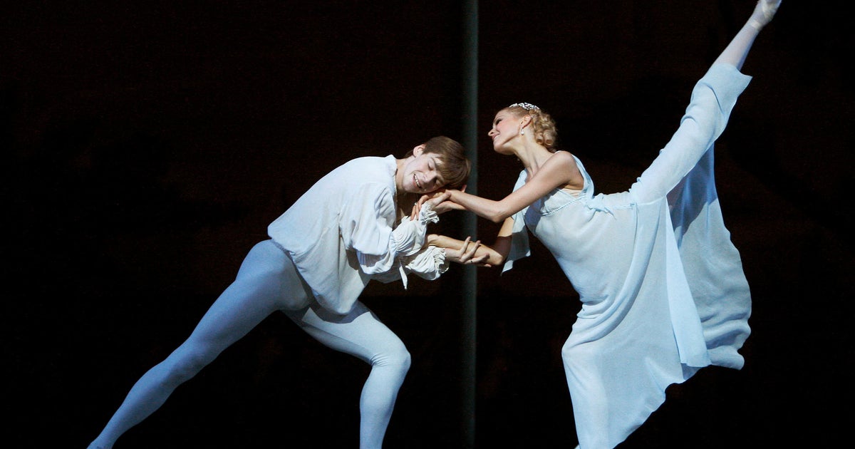 39 yaşındaki ünlü Rus balerin Vladimir Şklyarov, Saint Petersburg'da balkondan düşerek hayatını kaybetti.