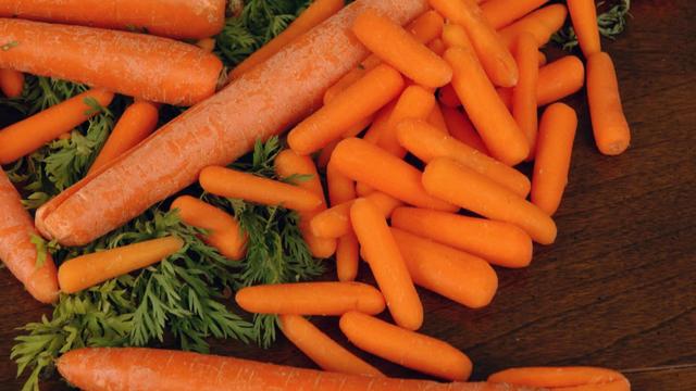 1118-cmo-carrots.jpg 