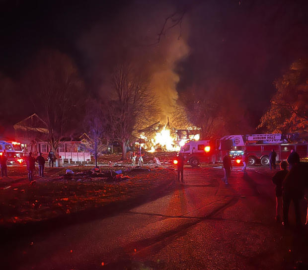 At least 2 injured in explosion at condominium building in Oakland County, Michigan 