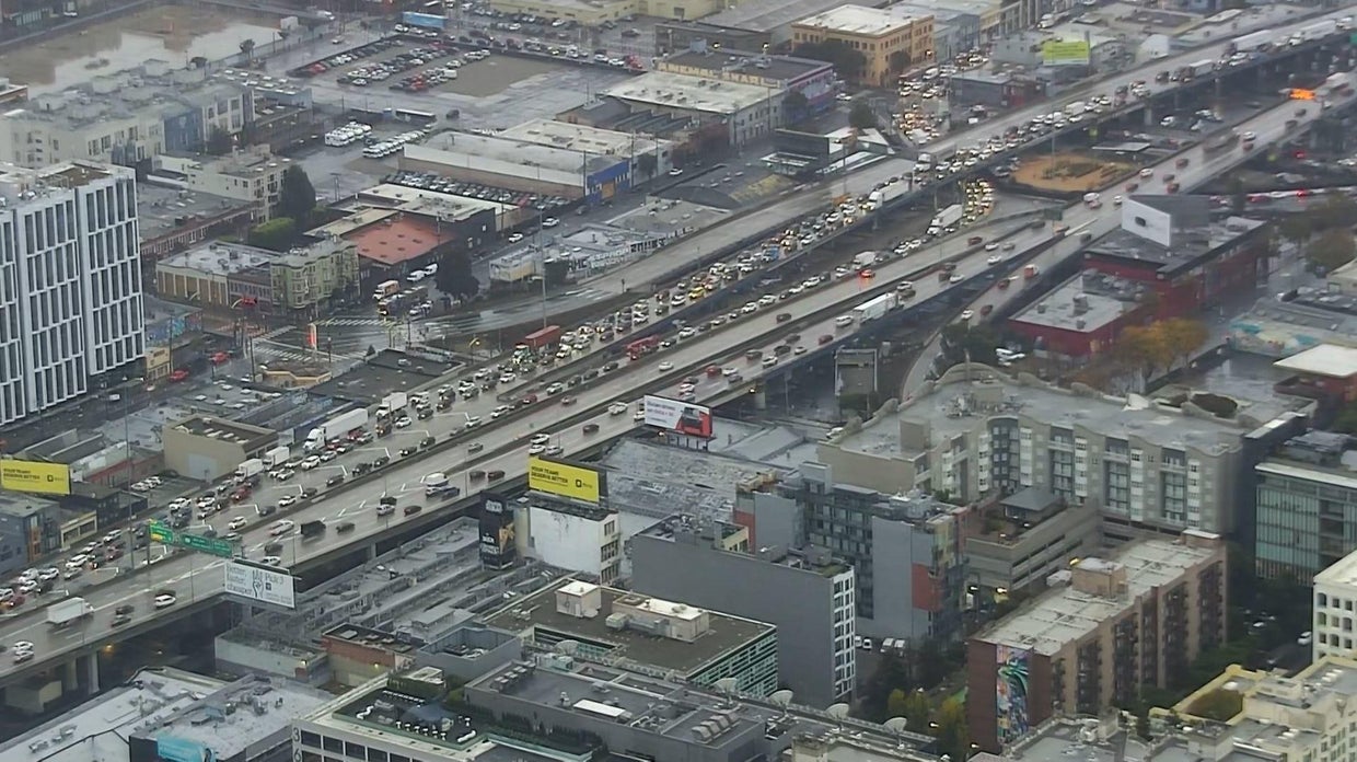 Big rig jackknifes on Bay Bridge, crash blocks eastbound Highway 80 ...