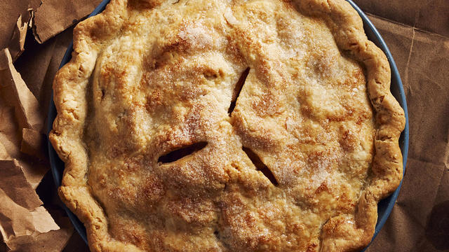 brown-bag-apple-pie-food-and-wine-1280.jpg 