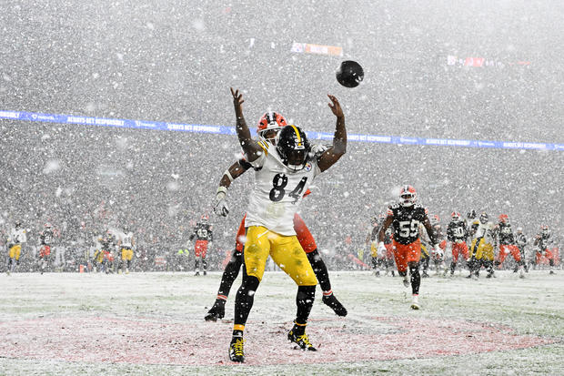 Pittsburgh Steelers v Cleveland Browns 