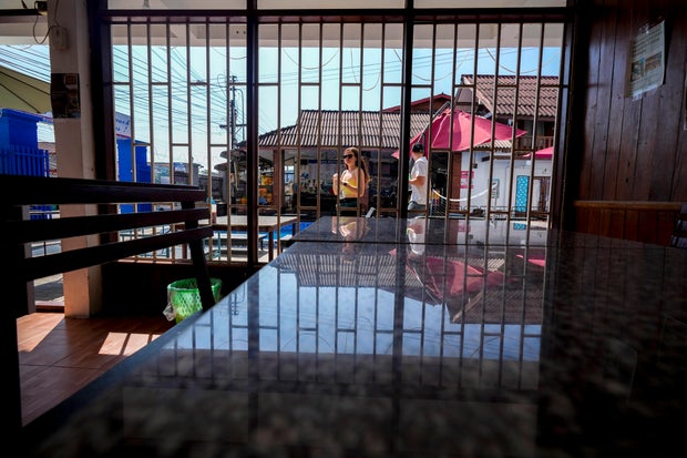 लाओस के पर्यटकों को जहर दिया गया