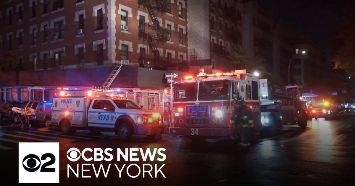 Man dies after falling from window in Washington Heights - CBS New York