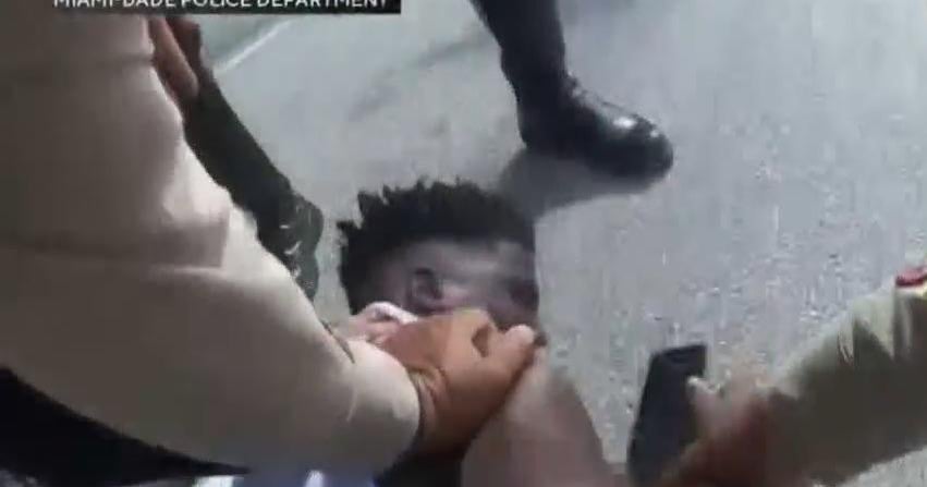 Tyreek Hill traffic citations, issued after controversial stop, dismissed Tyreek Hill traffic citations, issued after controversial stop, dismissed