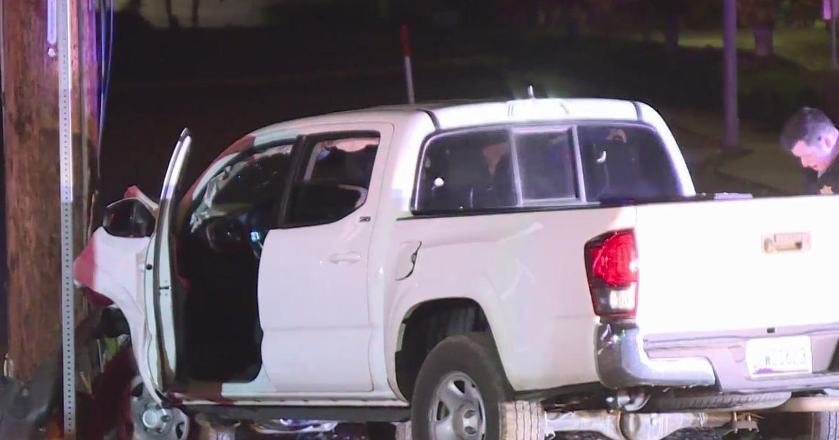 Police chase ends in crash in Sacramento