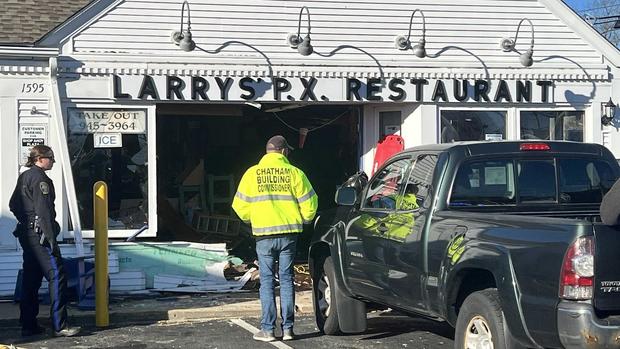 car-into-chatham-restaurant-credit-cape-cod-chronicle-1-1.jpg 