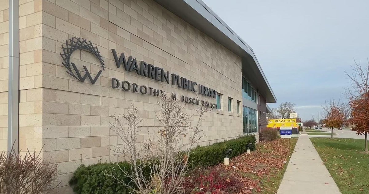 Daily closures at Warren library aim to stop student fights - CBS Detroit