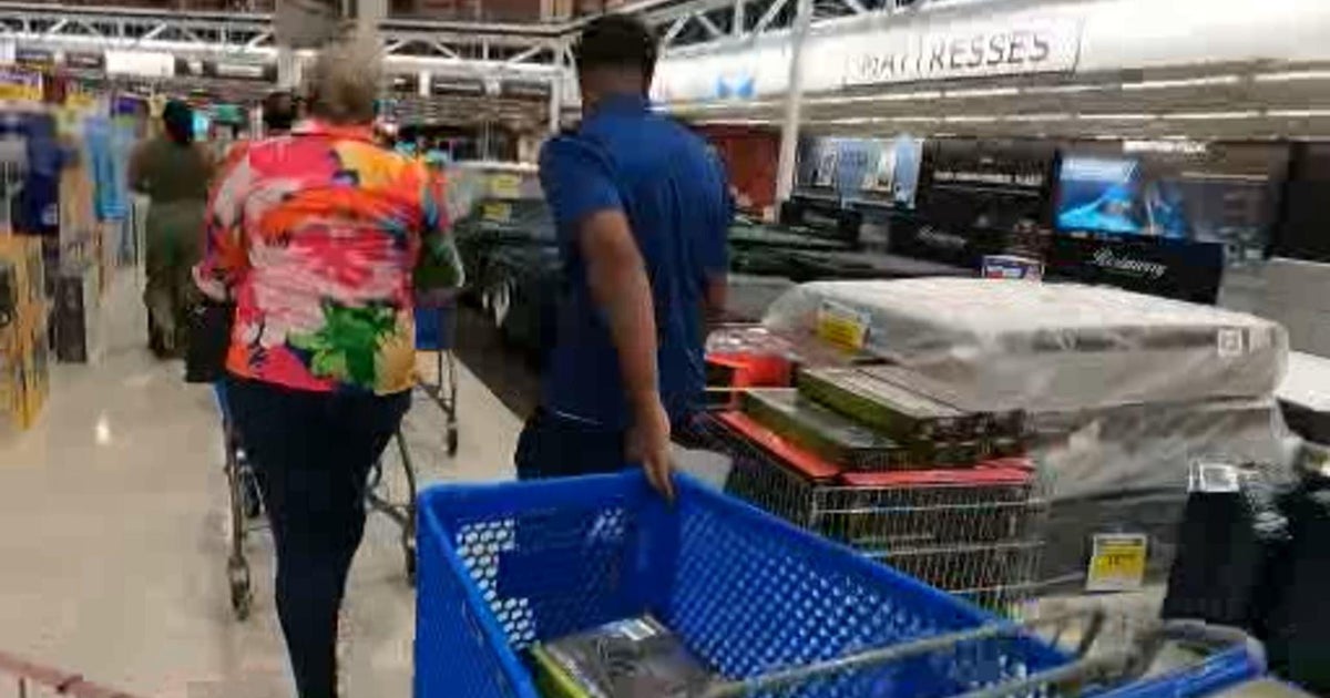 Black Friday begins early in South Florida, with many shoppers hitting stores on Thanksgiving Black Friday begins early in South Florida, with many shoppers hitting stores on Thanksgiving