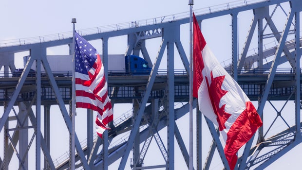 CBSA Outage Disrupts Border Crossings and Airports