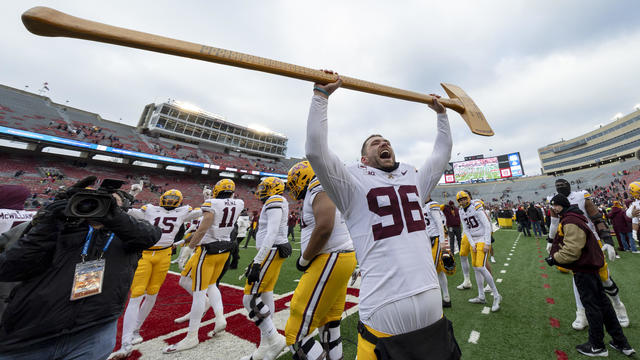 COLLEGE FOOTBALL: NOV 25 Wisconsin at Minnesota 