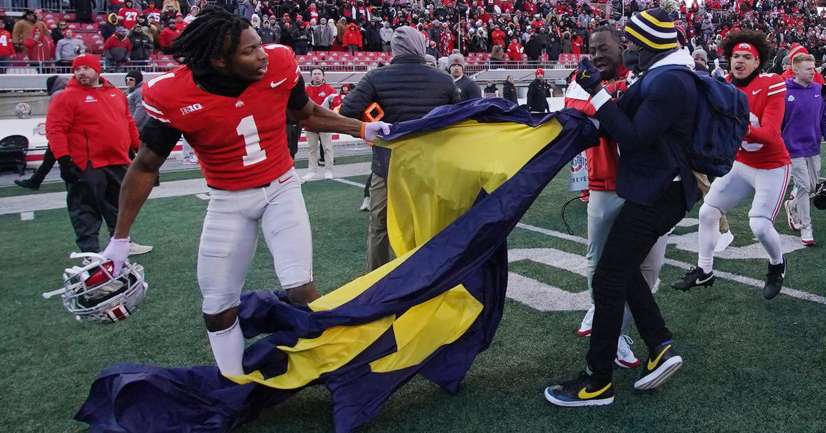 Reporters detail being on the field during Michigan-Ohio State postgame fight