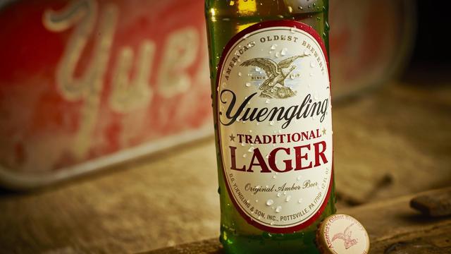 17-yueng-lager-signbottlecap.jpg 