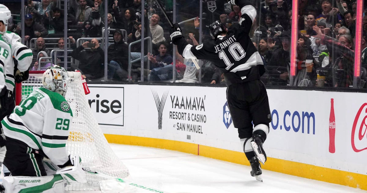 Foegele, Kings rally to beat Stars 3-2 for fourth straight win