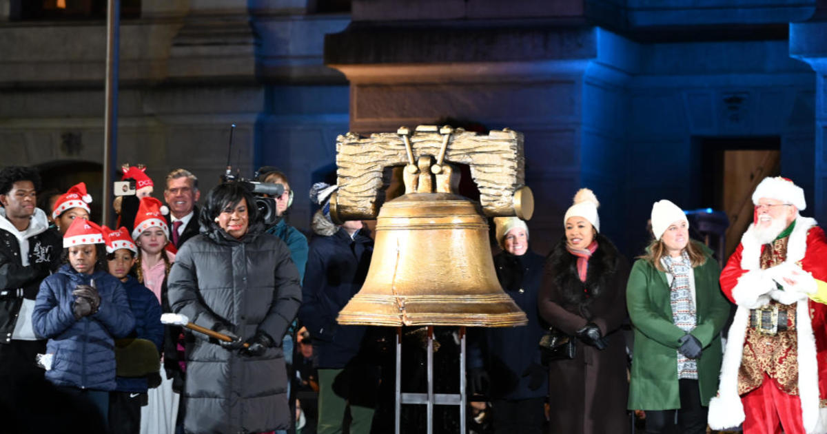 2024 Philadelphia City Hall holiday tree lighting