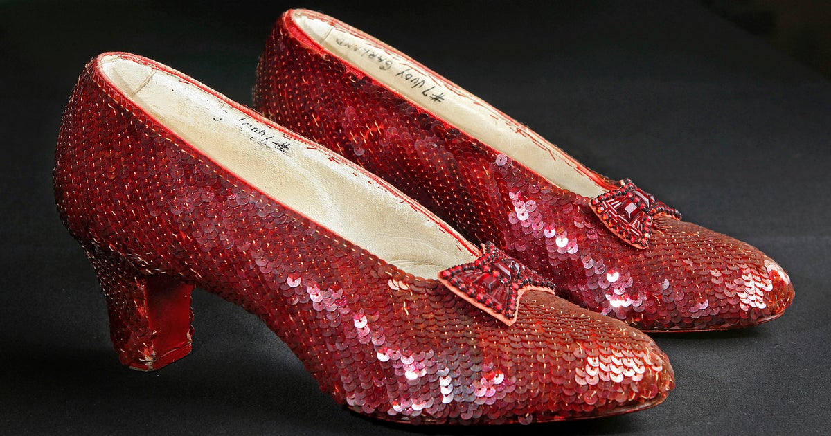 Minnesota man accused of hiding stolen ruby slippers from "Wizard of Oz" is dead, prosecutors say