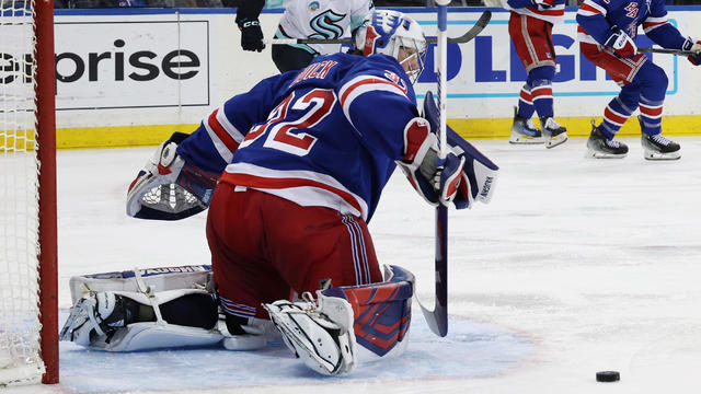 rangers-kraken-jonathan-quick.jpg 