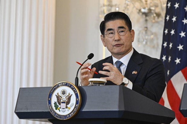 दक्षिण कोरिया के रक्षा मंत्री किम योंग ह्यून