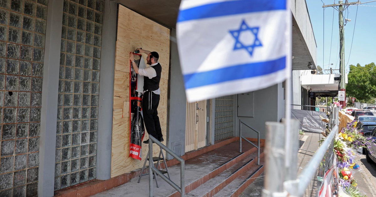 Avustralya'da sinagog yangını “muhtemelen terör olayı” diyen polis, Melbourne kundaklamasında şüphelileri arıyor