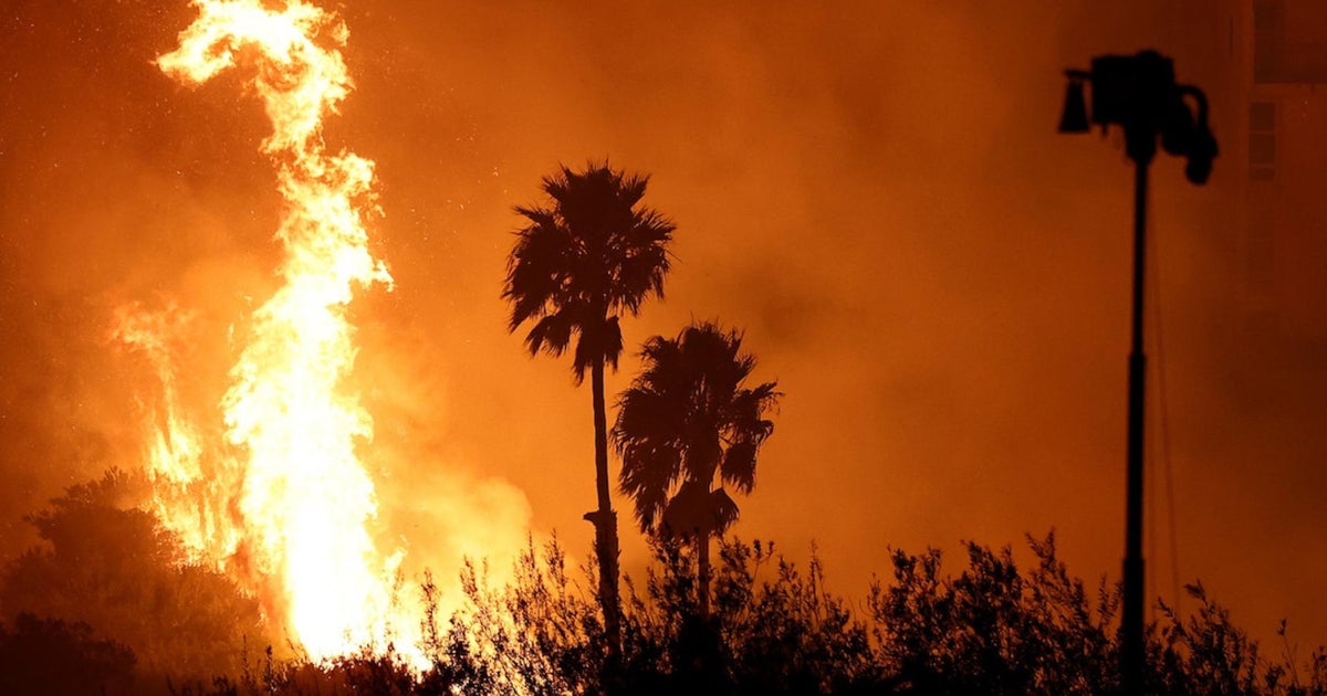 Franklin Fire burns in Malibu as Pepperdine students shelter in place