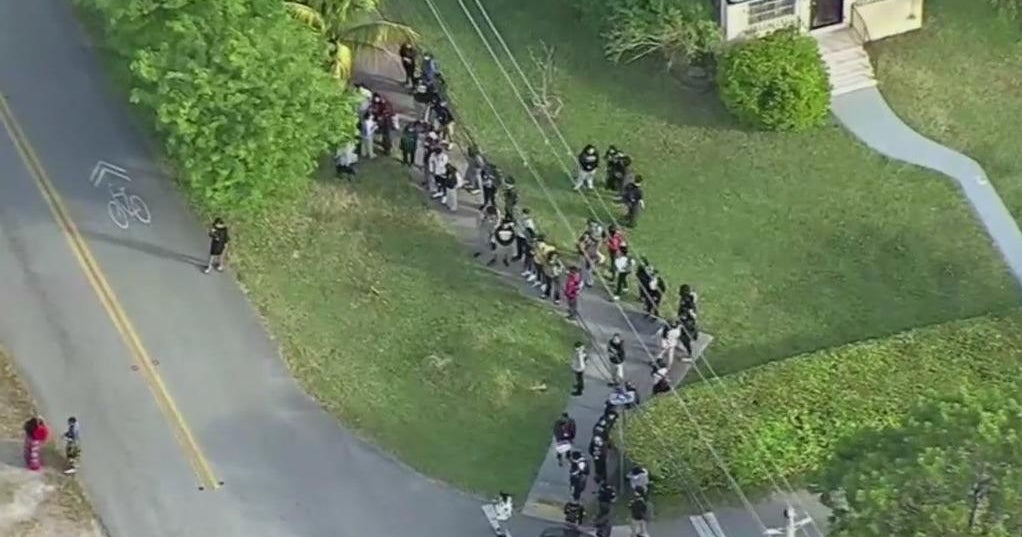 Man arrested after bomb threat hoax in MiamiDade CBS Miami