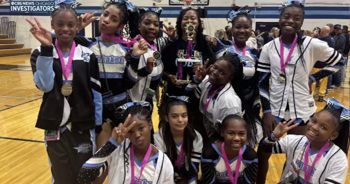 A cheer team from Kankakee, Illinois, makes it to the tournament in Florida after the bus company left them stranded