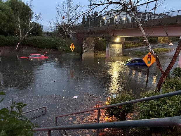 livermore-flooding-car-stuck.jpg 