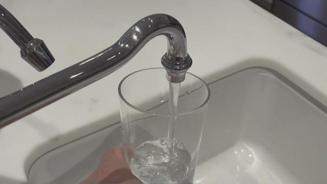 faucet-water.jpg 