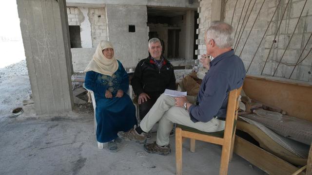 Scott Pelley speaks with the Zidanes in Syria 