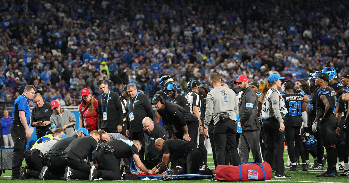 Detroit Lions DB Khalil Dorsey collides with teammate, carted off with leg injury against Buffalo Bills