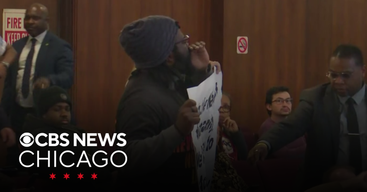 Spectators Cleared From Chicago City Council Amid Chaotic Budget 