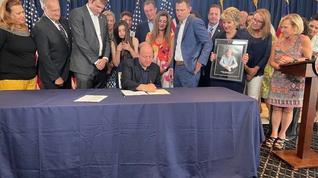 governor-jared-polis-signing-2.jpg 