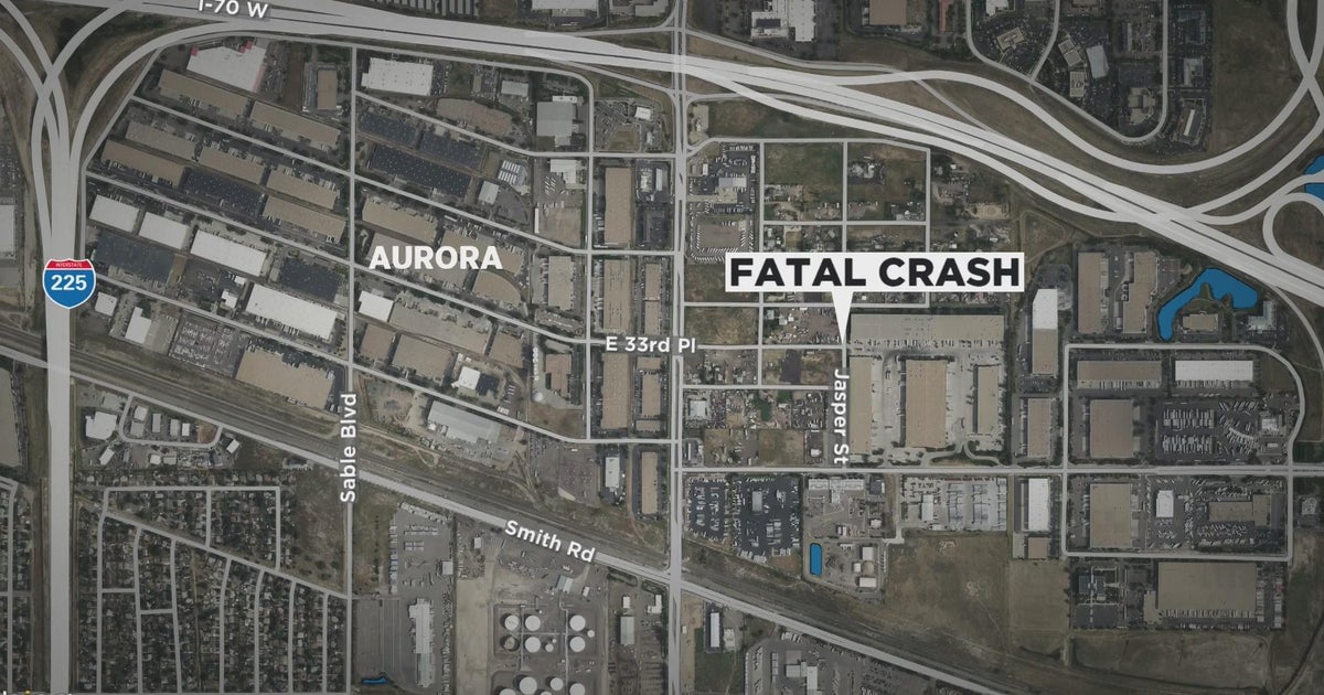 Pedestrian dies after allegedly charging at a vehicle in Aurora - CBS ...