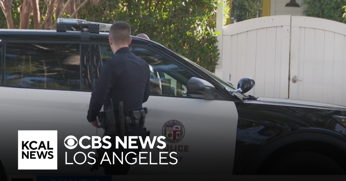 Police investigating burglary at Studio City home - CBS Los Angeles